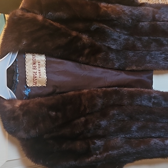 George Benioff Brown Fur Stole (Beaver - Mink) - Picture 8 of 8